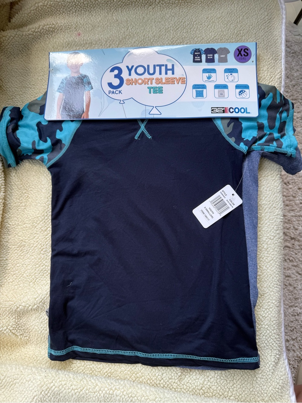 Youth Boy Short Sleeve 32 degree cooling T size 5/6 Black/Teal Camo, Gray